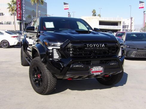 Used 2025 Toyota Tacoma TRD Pro image 2