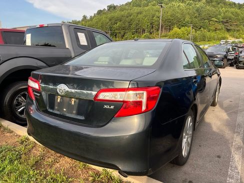 Used 2014 Toyota Camry XLE w/ Leather Package FWD image 4