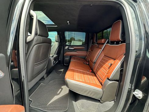 Used 2025 GMC Sierra 1500 Denali Ultimate AWD/4WD image 7