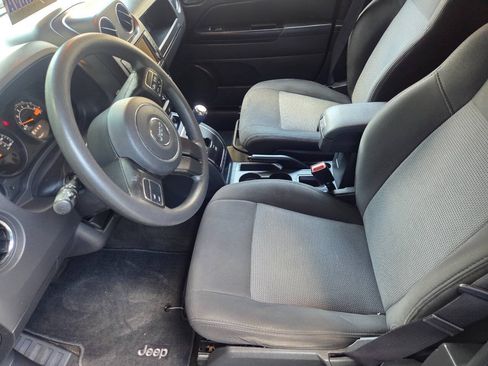 Used 2016 Jeep Patriot Sport w/ Power Value Group FWD image 3