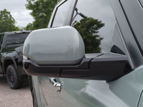 Used 2025 Toyota Tundra Limited AWD/4WD image 12