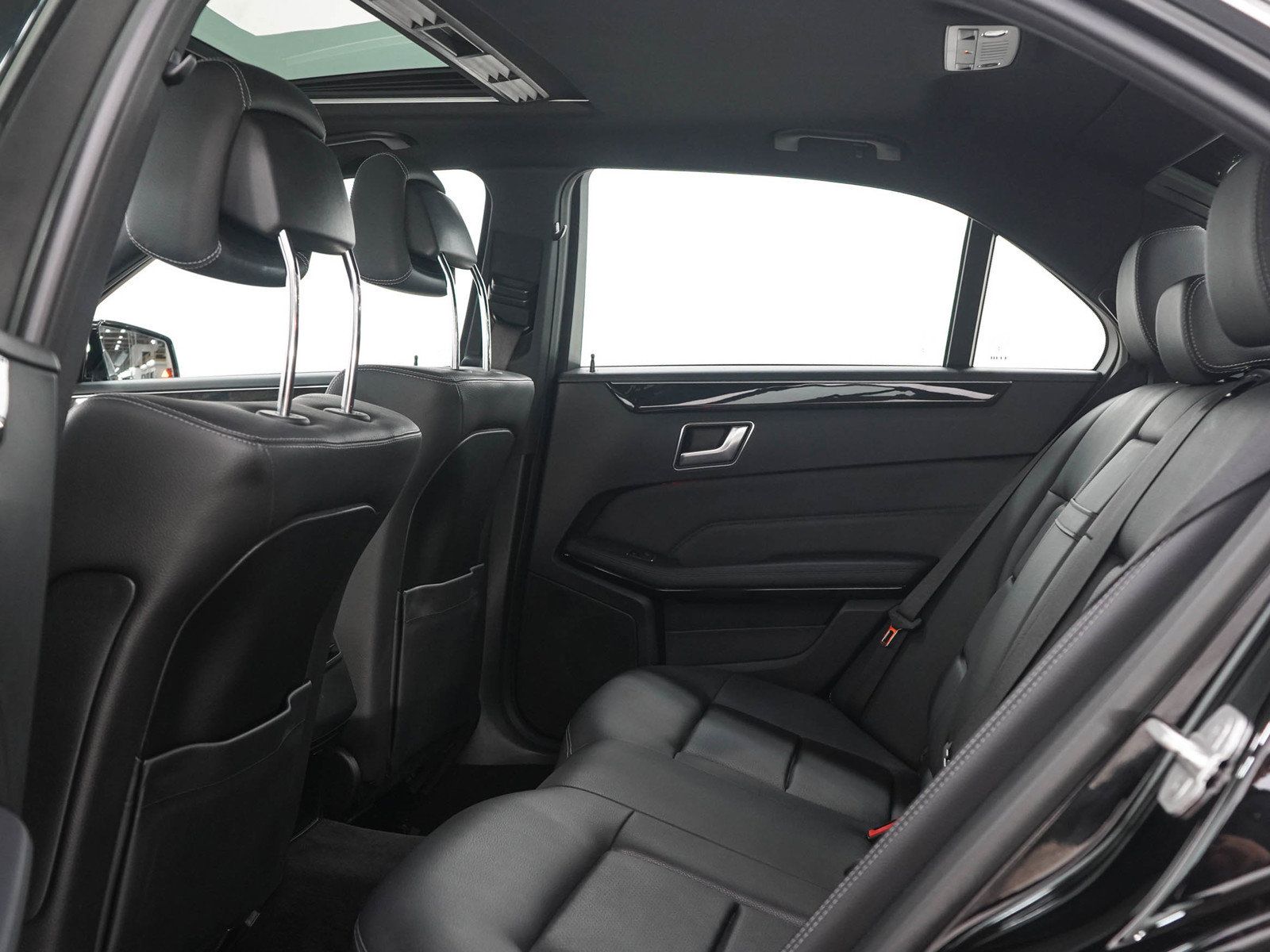 Used 2016 Mercedes-Benz E 350 4MATIC Sedan image 18
