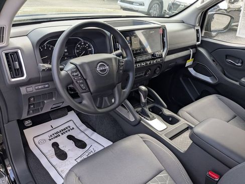 New 2025 Nissan Frontier SV image 15