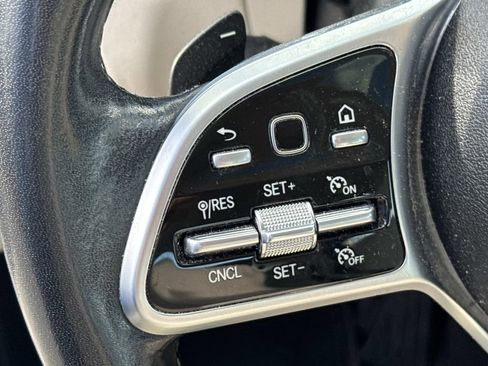 Used 2019 Mercedes-Benz C 300 Sedan image 23