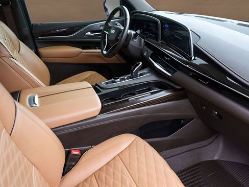 Used 2021 Cadillac Escalade Sport w/ Heavy-Duty Trailer Package image 32