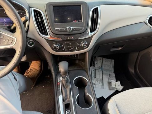Used 2022 Chevrolet Equinox LS w/ LS Convenience Package AWD/4WD image 15