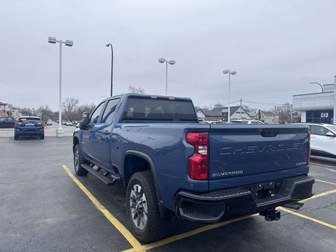 Used 2024 Chevrolet Silverado 2500 Custom w/ Custom Value Package image 6