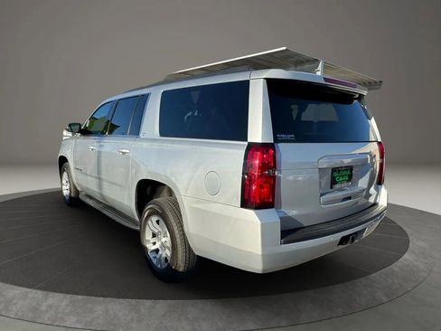 Used 2019 Chevrolet Suburban LT image 7