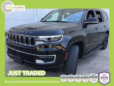 Used 2023 Jeep Wagoneer 4WD w/ Premium Group I image 1