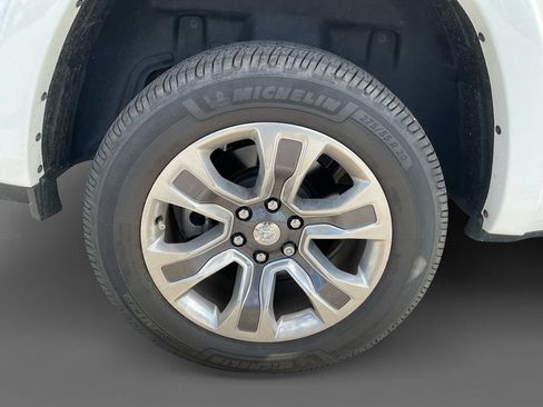 Used 2024 RAM 1500 Limited AWD/4WD image 10