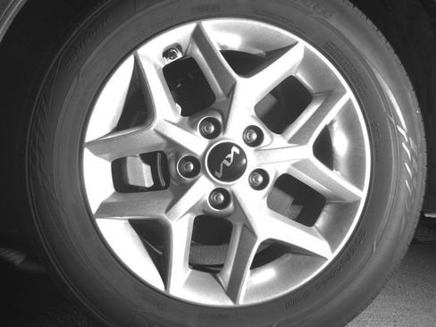 Used 2025 Kia Soul LX w/ LX Technology Package FWD image 19