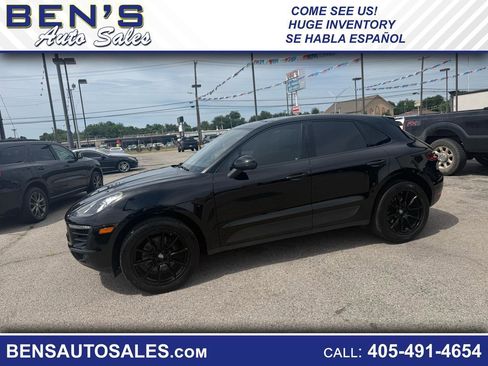 Used 2018 Porsche Macan AWD/4WD image 1