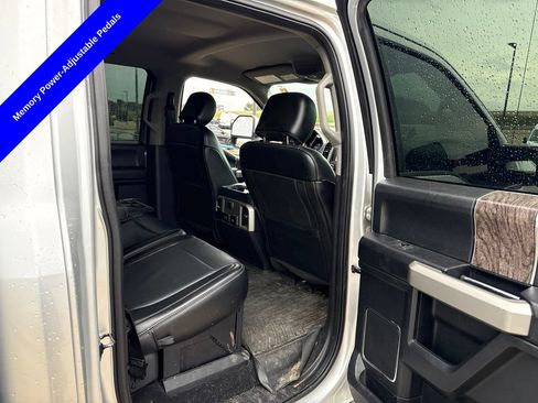 Used 2019 Ford F250 Lariat w/ Lariat Value Package AWD/4WD image 14
