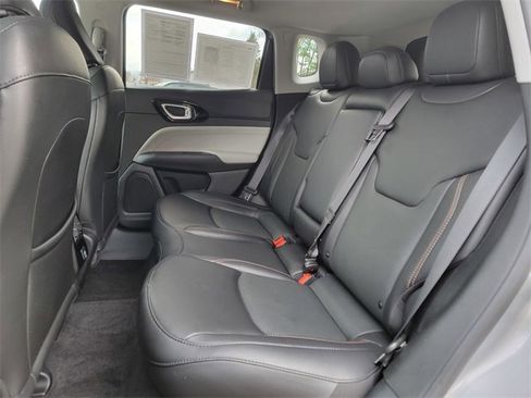 Certified 2022 Jeep Compass Limited image 21