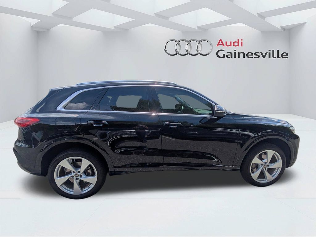 Used 2025 Audi Q5 Premium Plus w/ Premium Plus AWD/4WD image 2