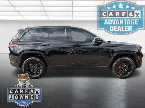 Used 2024 Jeep Grand Cherokee Altitude AWD/4WD image 27