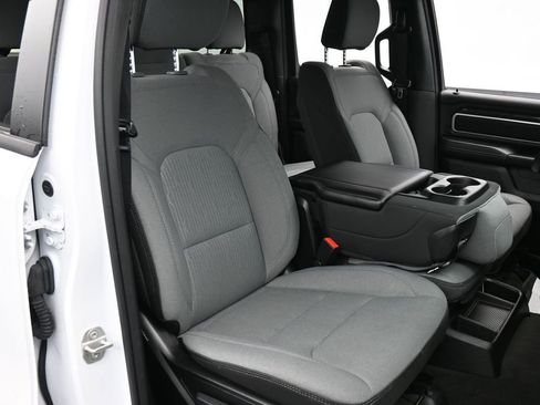 Used 2023 RAM 1500 Big Horn AWD/4WD image 35