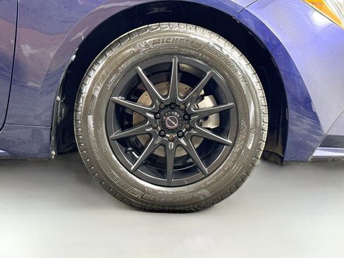 Used 2021 Toyota Corolla LE FWD image 40