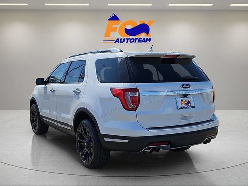 Used 2018 Ford Explorer Platinum AWD/4WD image 3