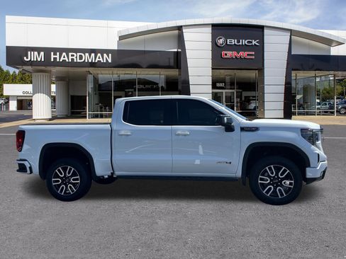 Used 2025 GMC Sierra 1500 AT4 w/ AT4 Premium Package AWD/4WD image 8