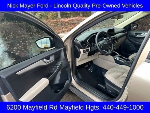 Used 2020 Ford Escape SE image 11