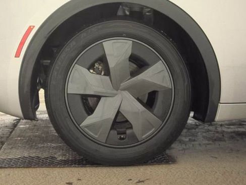 Used 2024 Toyota Prius LE image 19