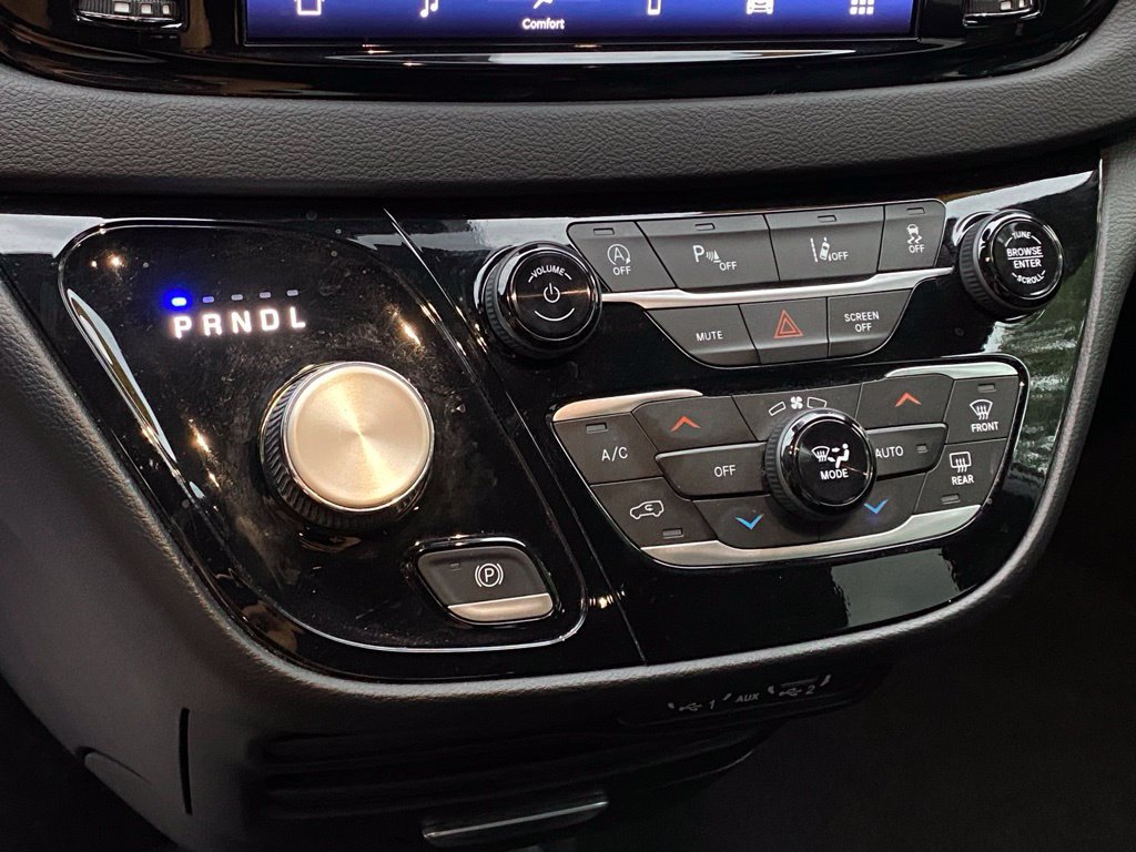 Used 2025 Chrysler Pacifica Select FWD image 19