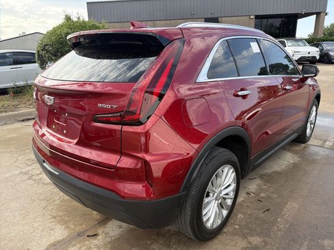 Used 2024 Cadillac XT4 Luxury w/ Cold Weather Package FWD image 6