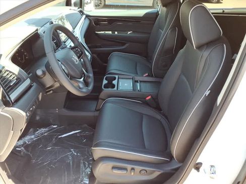 New 2026 Honda Odyssey Touring image 13