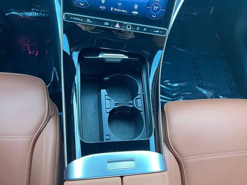 Used 2025 Mercedes-Benz C 300 Sedan image 22