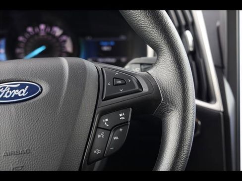 Used 2021 Ford Edge SE image 13