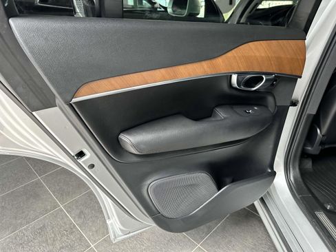 Certified 2022 Volvo XC90 T6 Momentum image 22