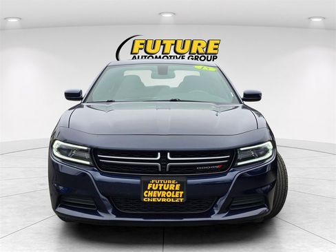 Used 2015 Dodge Charger SE image 2