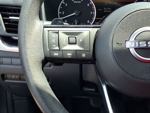 Used 2023 Nissan Rogue SV AWD/4WD image 18