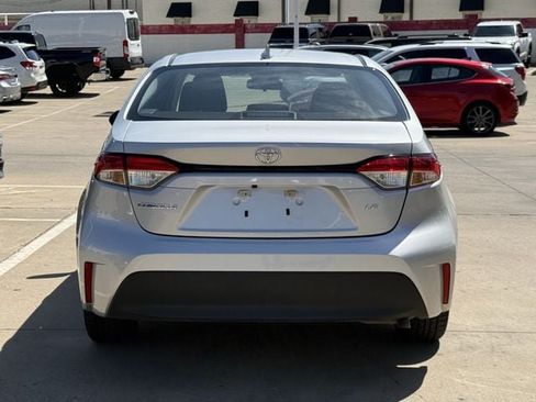 Used 2025 Toyota Corolla LE FWD image 5