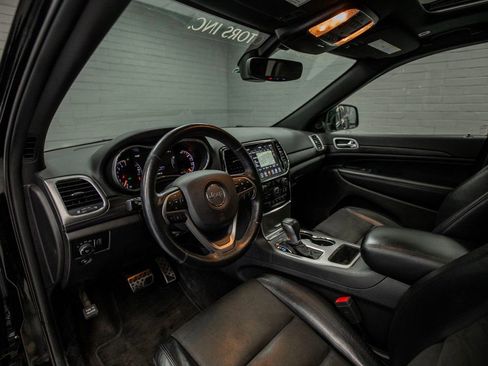 Used 2019 Jeep Grand Cherokee Altitude image 15