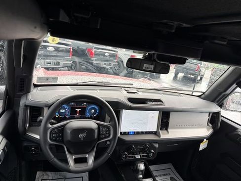 New 2026 Ford Bronco Outer Banks w/ Black Appearance Package AWD/4WD image 14