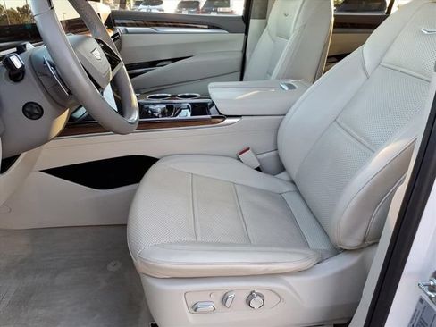 Used 2025 Cadillac Escalade Sport Platinum AWD/4WD image 6