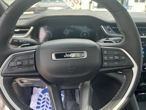 Certified 2023 Jeep Grand Cherokee Altitude AWD/4WD image 15