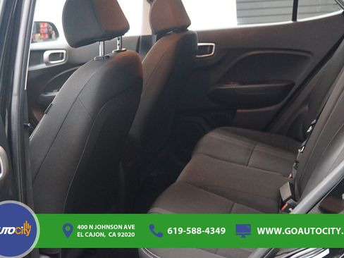 Used 2023 Hyundai Venue SEL w/ Cargo Package FWD image 14