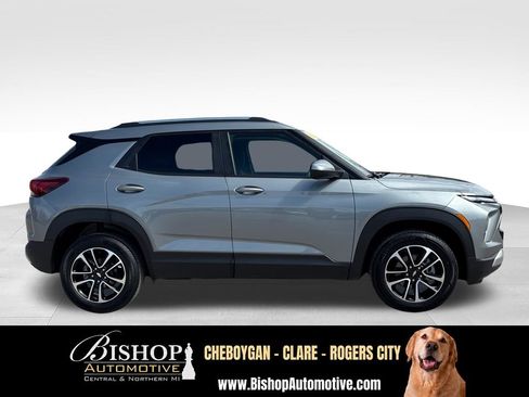Used 2025 Chevrolet TrailBlazer LT AWD/4WD image 13
