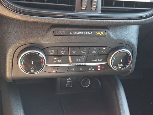 Used 2025 Ford Escape ST-Line Select AWD/4WD image 15