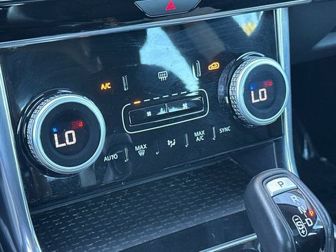 Used 2020 Jaguar XE S image 20