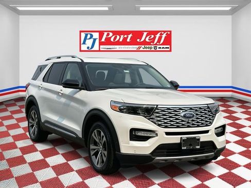 Used 2020 Ford Explorer Platinum image 3
