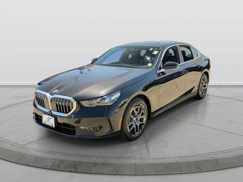 Used 2026 BMW 530i xDrive AWD/4WD image 3