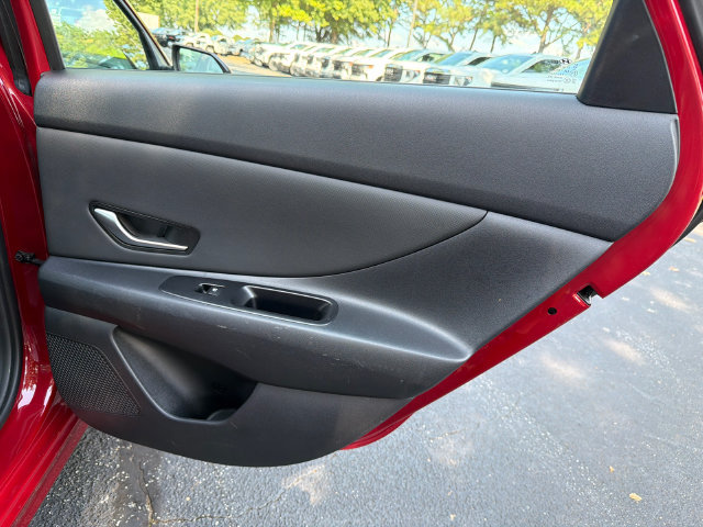 Used 2024 Hyundai Elantra SEL w/ Convenience Package FWD image 16
