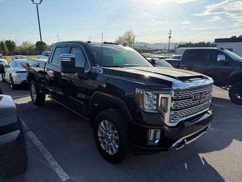 Used 2022 GMC Sierra 2500 Denali w/ Technology Package image 2