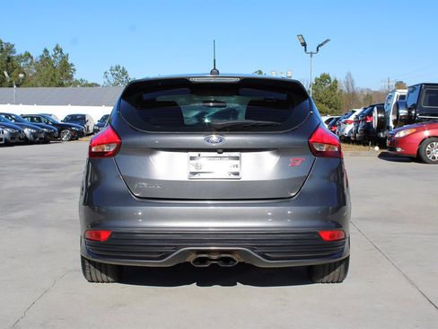 Used 2018 Ford Focus ST image 6