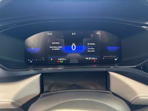 Certified 2024 Volkswagen Taos SE image 28