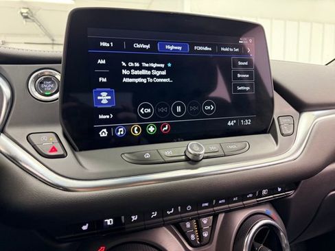 Certified 2024 Chevrolet Blazer LT w/ Convenience Package FWD image 11